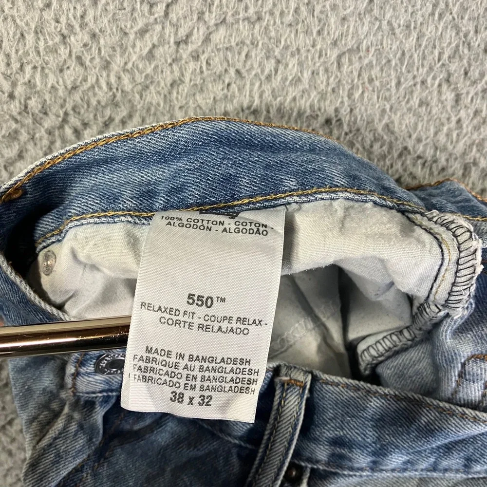 Vtg Levi's 550 Relaxed Fit Jeans Men 38x32‎ Light Wash Fit 36x31